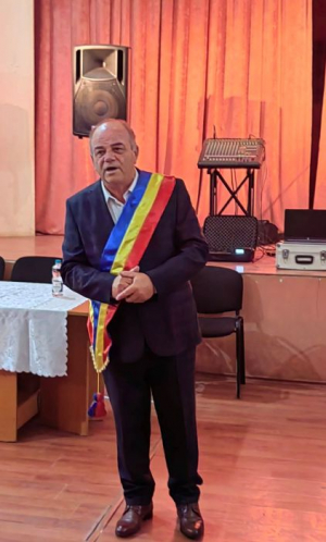Preşedintele Costel Fotea merge la Țepu pentru a media blocajul din Primărie