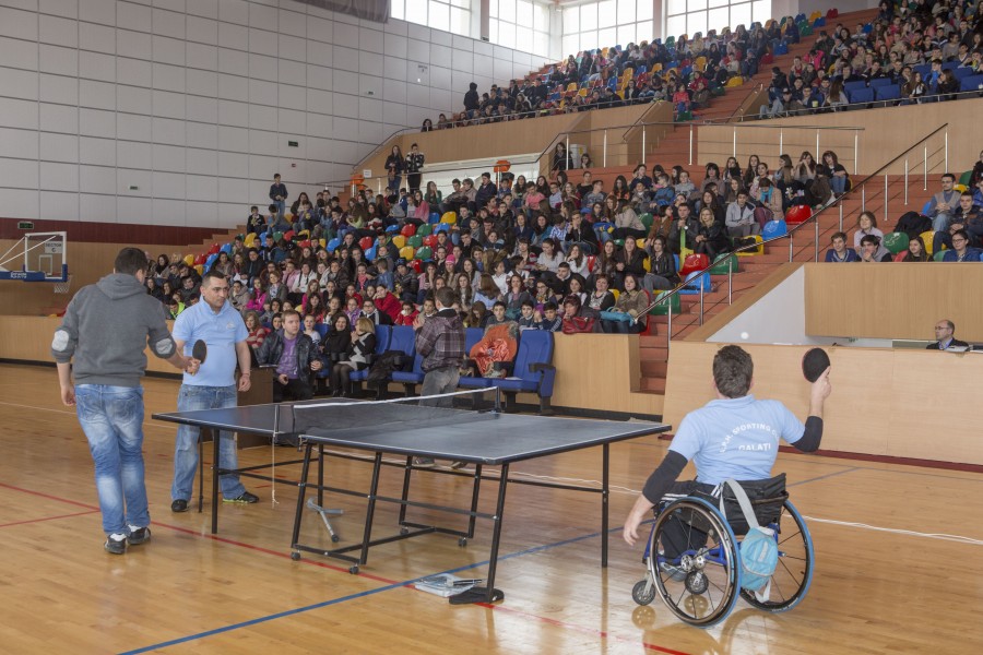 Lecţii de viaţă din lumea sportului: Tinerii Galaţiului, îndrumaţi spre Everestul personal (FOTO)