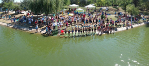 Zeci de gălățeni au înotat în Lacul Vânători