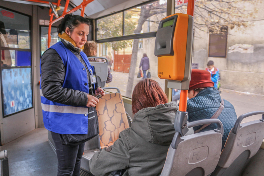 Bani adunaţi ilegal la bugetul local prin Transurb