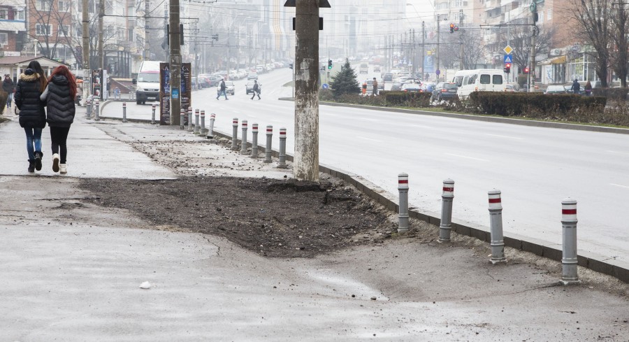 Surpare după surpare/ GALAŢIUL SE SCUFUNDĂ din cauza infrastructurii (FOTO)