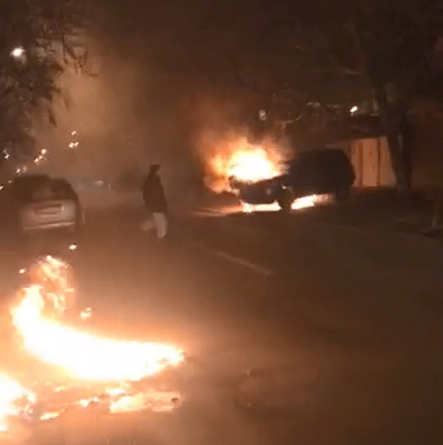 Mașină de teren incendiată în cartierul I.C. Frimu