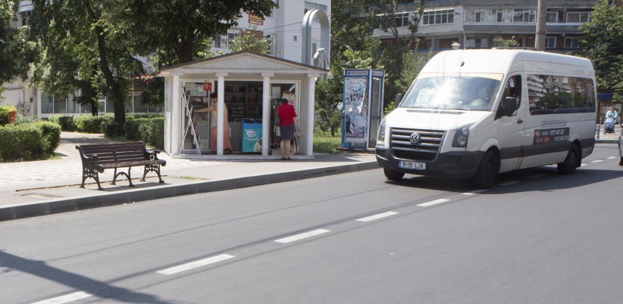 Licitaţii pentru refugii: Sub ce ne adăpostim în staţiile de autobuz