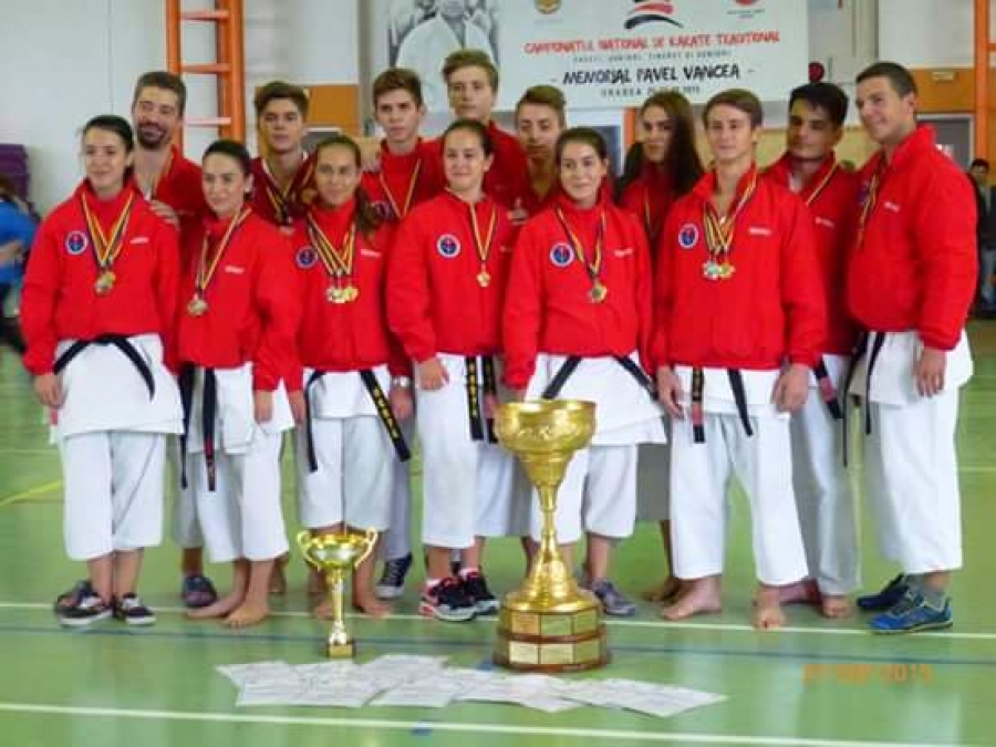 KARATE TRADIŢIONAL/ Trofeul "Cupa României" a rămas la Galaţi