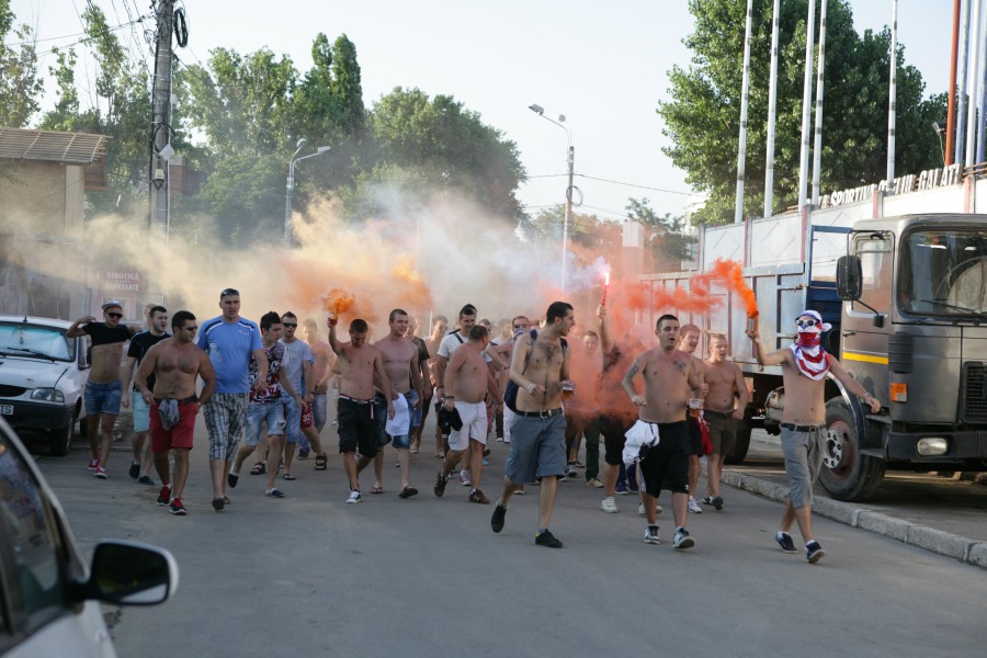 UPDATE Suporterii Oţelului n-au mai răbdat până sâmbătă, au protestat astăzi la stadion