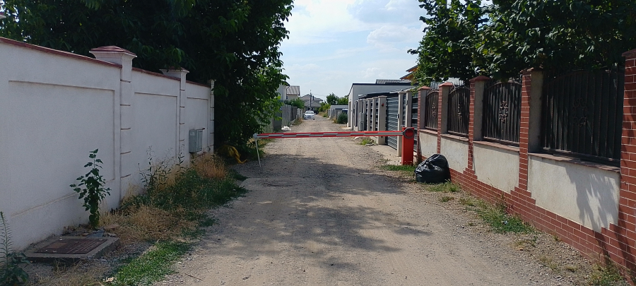 SESIZARE. Ce caută o barieră pe strada Arcașilor