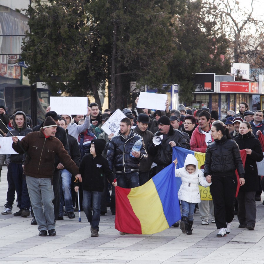 Gălăţenii nemulţumiţi au ieşit în stradă (FOTO/VIDEO)