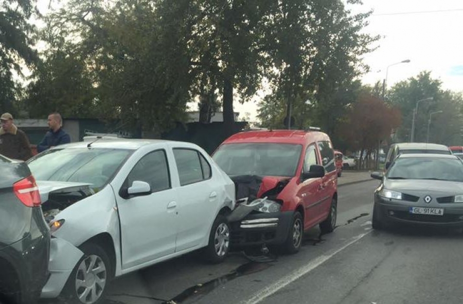 Trei femei, rănite într-o tamponare care a blocat Centura