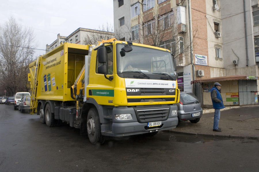 Proiect-pilot, la Galaţi | GUNOIUL colectat selectiv, preluat de la scara blocului