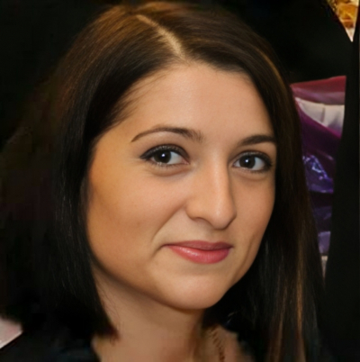 Cristina Gabriela Hîrțescu, importantă reprezentantă a artei textile. De la tapiserie, la design vestimentar