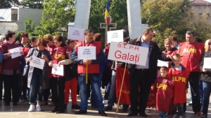 Protest al sindicaliştilor gălăţeni pentru salarii decente, foto: arhiva VL