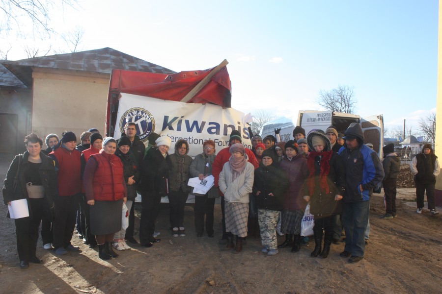 Kiwanis, din nou la Costache Negri / Frigidere, aragazuri mobilier pentru sinistraţi