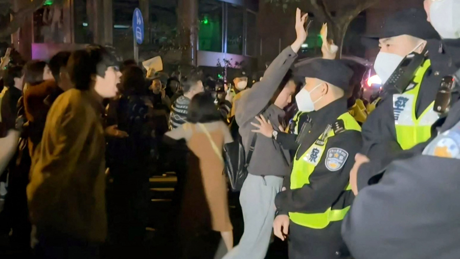 China, zguduită de proteste de amploare împotriva restricțiilor COVID (VIDEO)