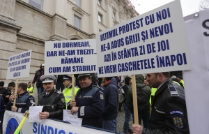 PROTESTE de stradă, de Ziua Poliţiei Române. Nemulţumiri faţă de Legea SALARIZĂRII