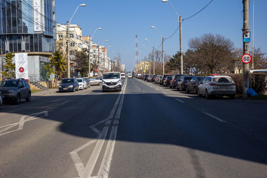 „Liniuțele” le fac viața de coșmar gălățenilor din port. VIDEO