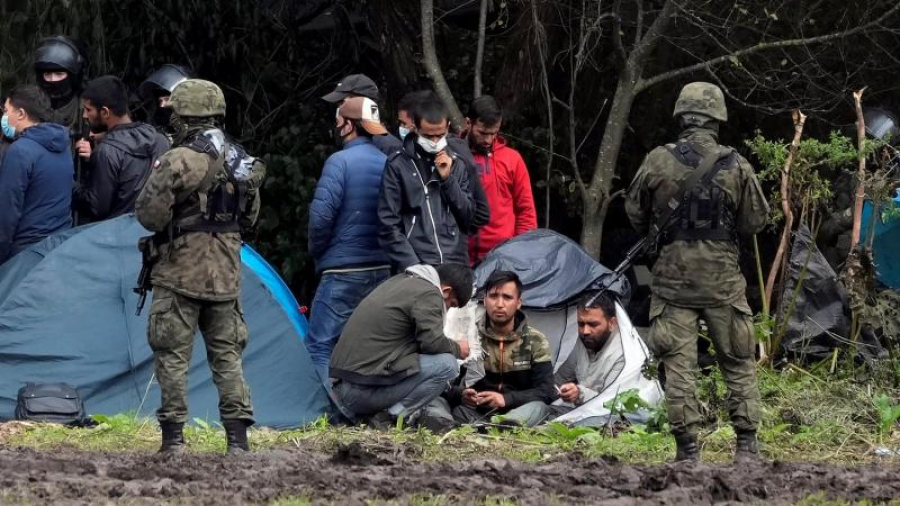 Irakul îşi repatriază migranții de la granița cu Belarus
