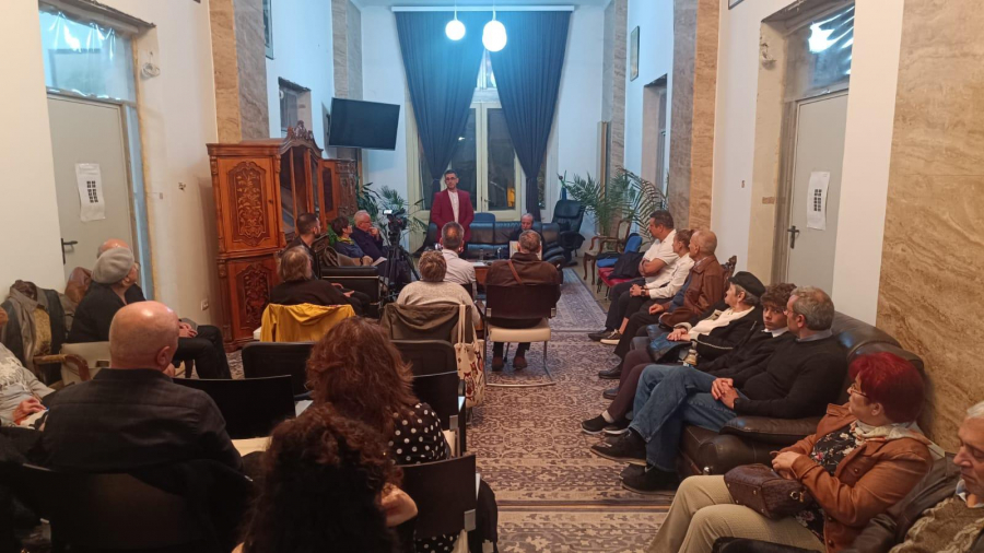 Slalom cu taxiul lui Charon... fără știrea ei, la Cenaclul „Noduri şi Semne”