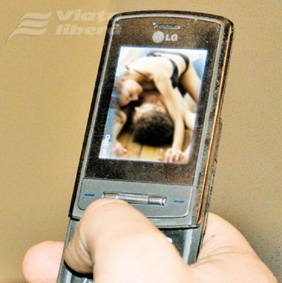 Sex, şantaj şi filmări cu mobilul