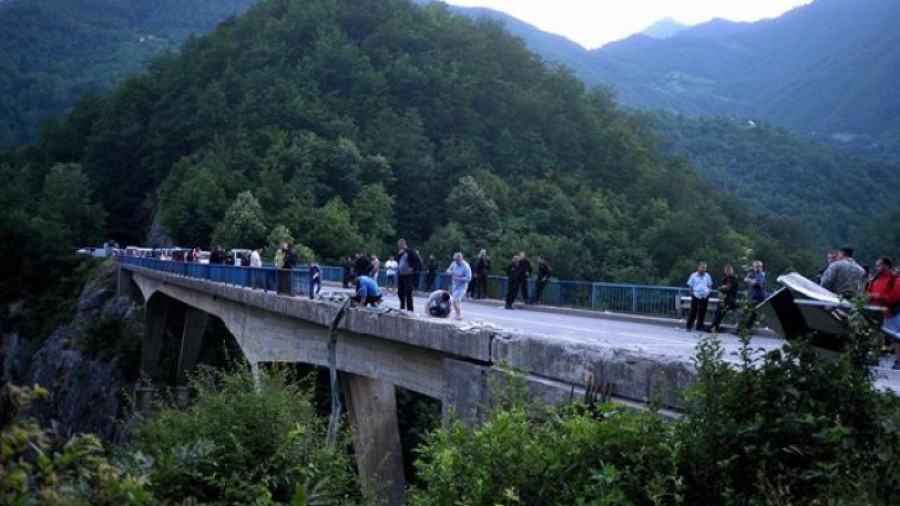 Şoferul autocarului care s-a răsturnat în Muntenegru nu avea contract de muncă şi aviz psihologic