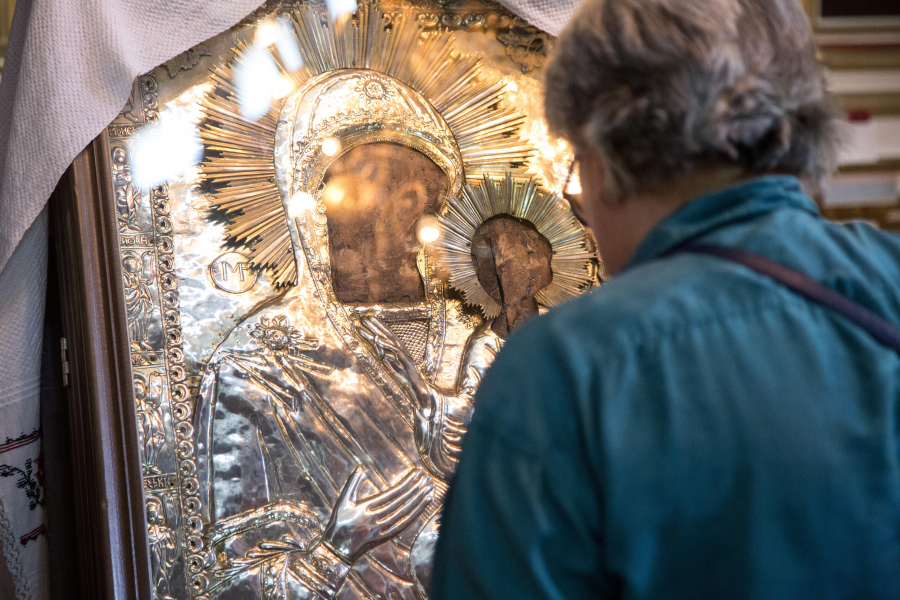 Adormirea Maicii Domnului, sărbătoare împărătească