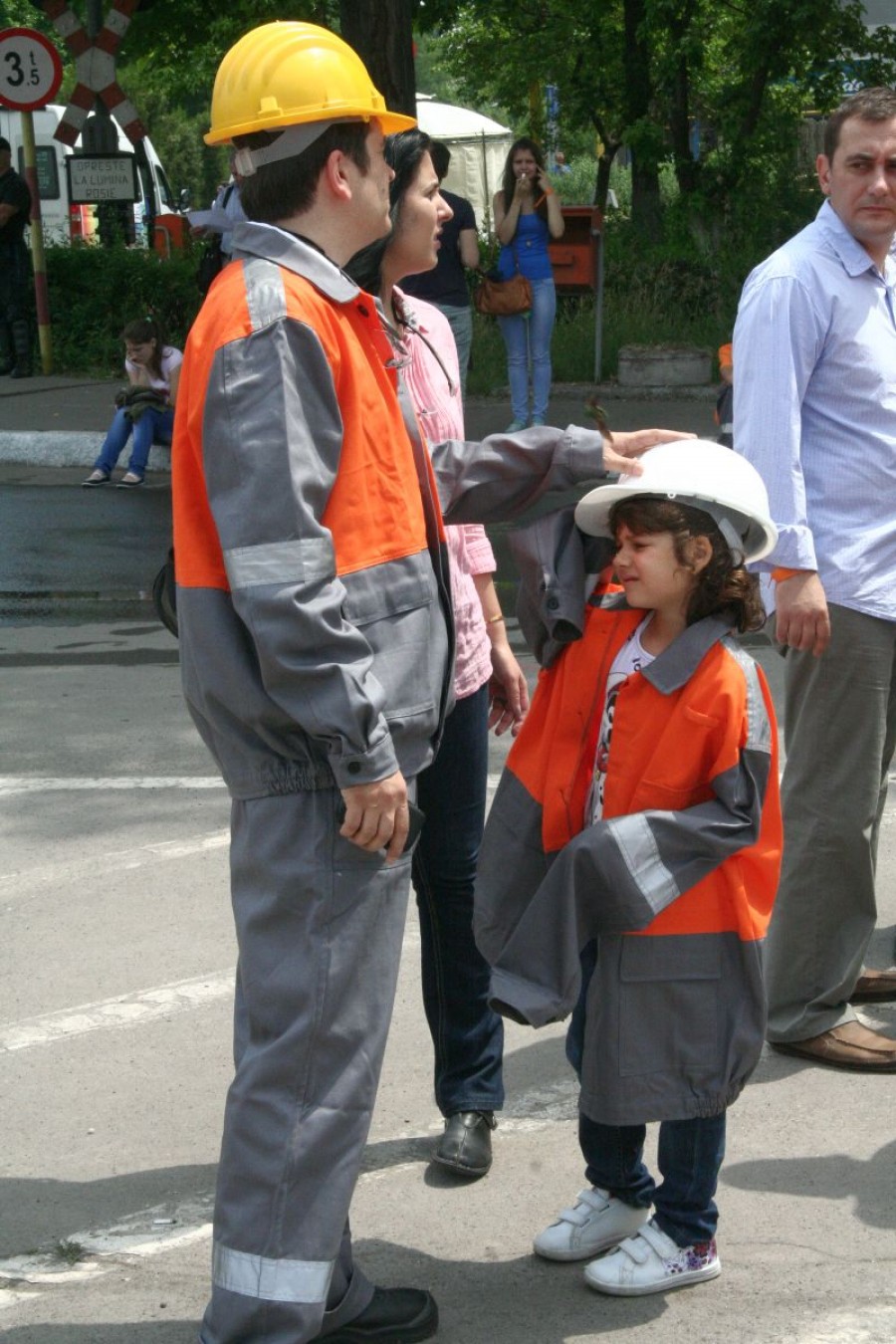 GALERIE FOTO / Cum s-au distrat familiile angajaţilor de la ArcelorMittal la Ziua Porţilor Deschise