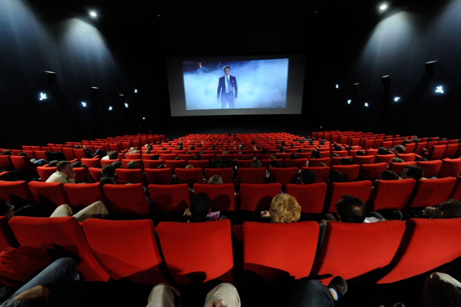 PRIMELE FILME de la noul cinematograf 3D. Cât vor COSTA biletul şi ochelarii