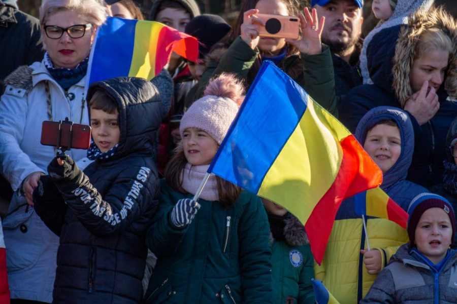 Paradă militară la Potcoava de Aur (FOTO)