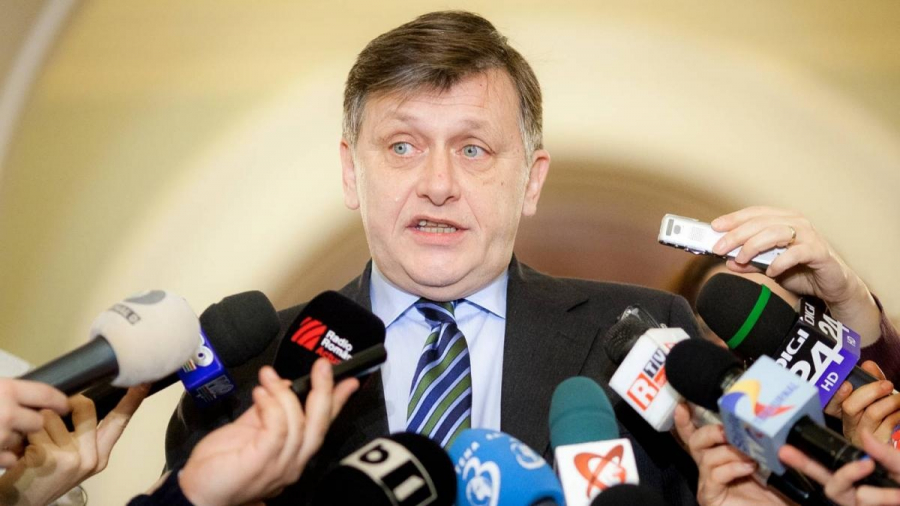 Crin Antonescu și-a suspendat candidatura la prezidențiale