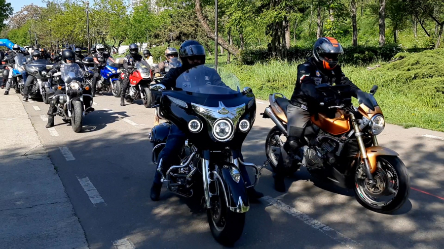 Moto 2023, debut spectaculos! Peste 200 de motocicliști, în raid pe străzile Galațiului (VIDEO)