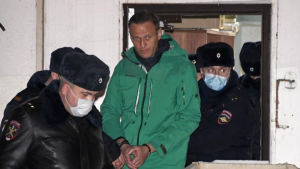Procurorii ruși cer pedeapsă cu executare pentru Navalnîi