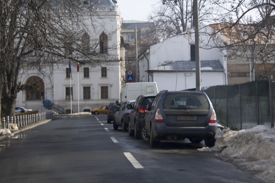 Nesimţire/ Strada Eroilor - strada şmecherilor