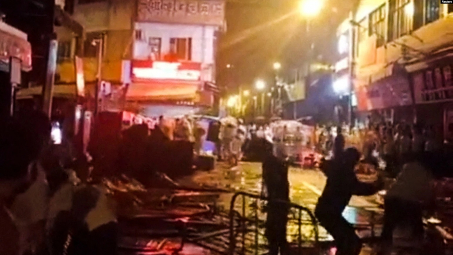 Chinezii din Guangzhou au atacat forțele de ordine