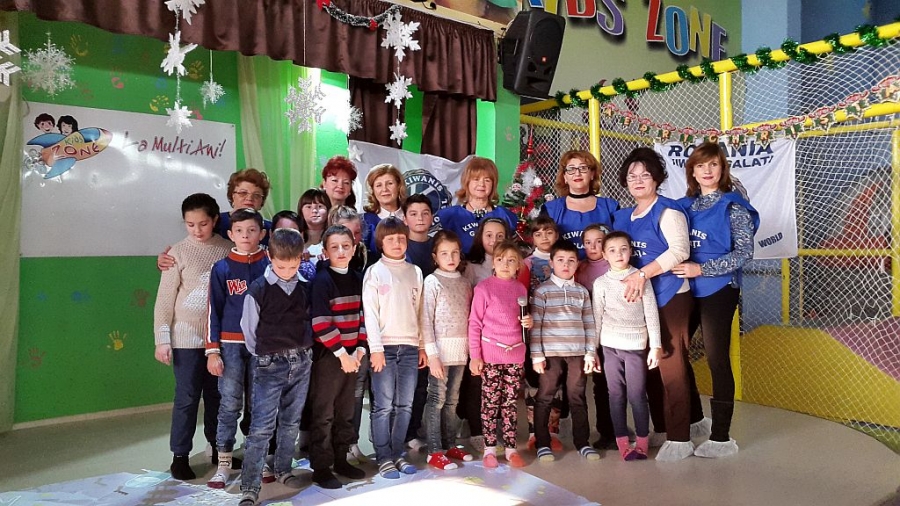 Kiwanis i-a plimbat pe elevii de la Bălăbăneşti în ”ţara lui Moş Nicolae”