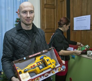Sergiu Costin l-a primit pe Moş Crăciun încă din vară, când i-a adus două trofee inegalabile