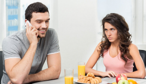 Cum îţi controlezi posesivitatea în cuplu