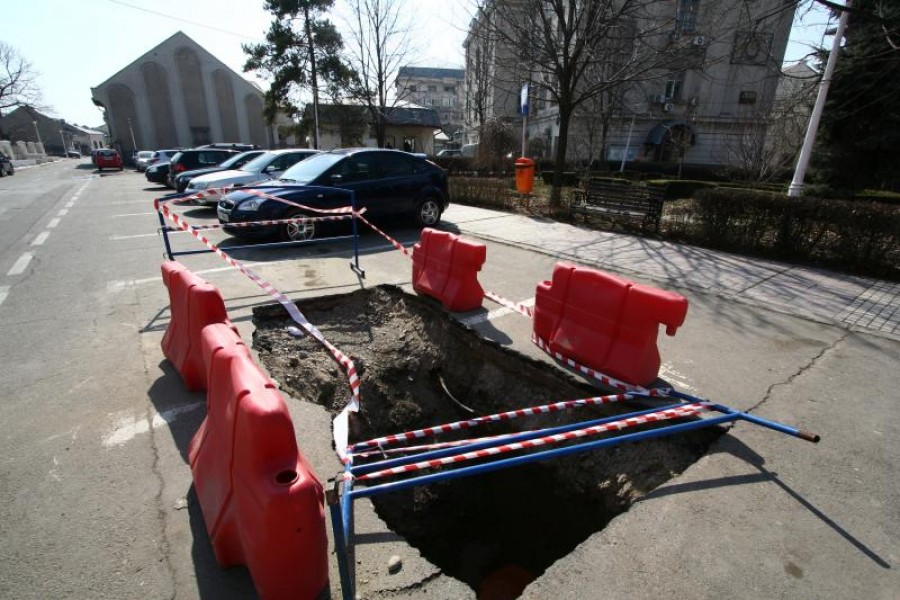 Păzea, se surpă Galaţiul! 