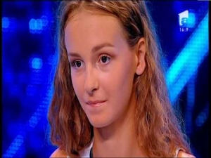 Cu un pas mai aproape de gale | Două gălăţence, în echipa Carla’s Dreams la X Factor (VIDEO)
