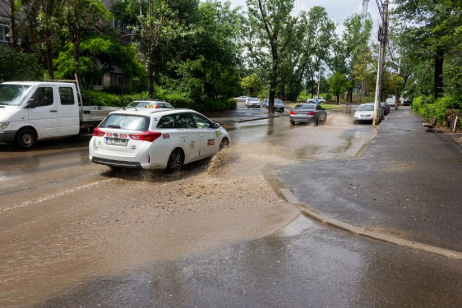 Vin facturile Apă Canal pentru potopul din iunie. Apa meteorică, de cinci ori mai multă