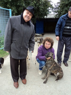La padocul Ecosal - primul câine adoptat: Un maidanez pentru un consilier local