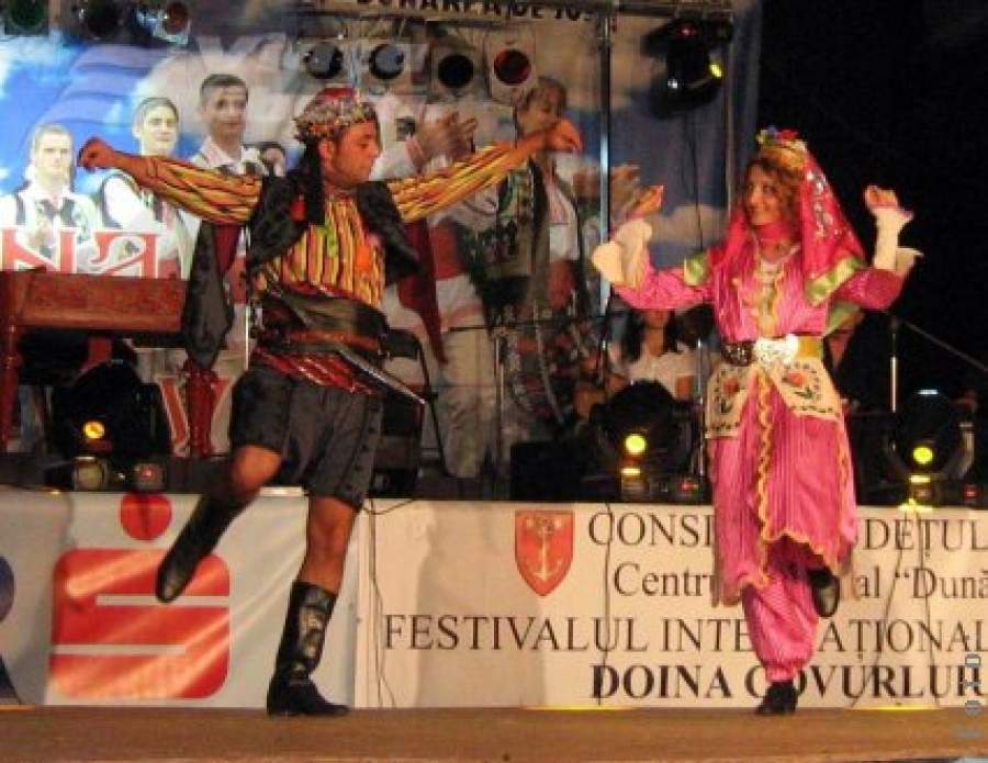 De astăzi, Festivalul Internaţional de Folclor