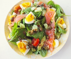 SFATUL NUTRIŢIONISTULUI: Adăugaţi ou fiert în salată