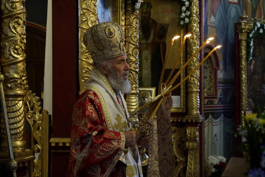 Daruri şi rugăciuni la hramul Bisericii Sf. Haralambie din Galaţi