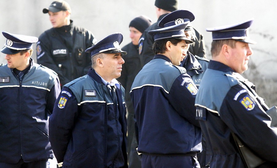 La pensie sau în alte structuri/ Poliţia Galaţi şi-a subţiat rândurile cu 34 de oameni