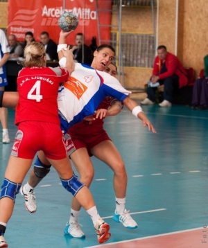 Handbalistele de la Oţelul vor juca la Bacău