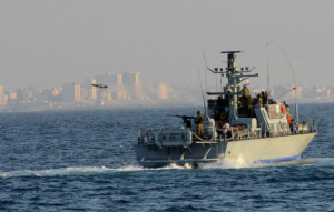 Echipament militar ascuns de Hamas în apele mării