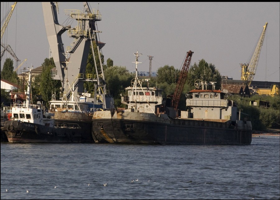Panică la bord: Două nave ale AFDJ Galaţi, „piratate” de turci