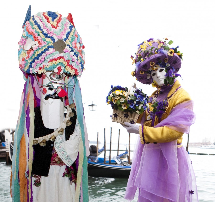 Italia românilor: Vezi aici imagini inedite de la Carnavalul de la Veneţia
