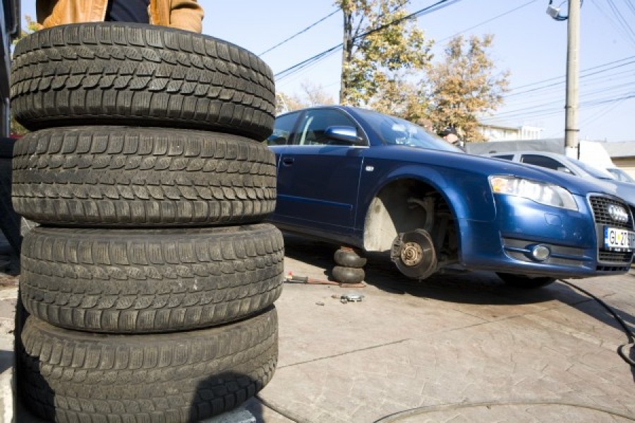 Operaţiunea "Cauciucuri de iarnă" - Timp pierdut, bani şi nervi 