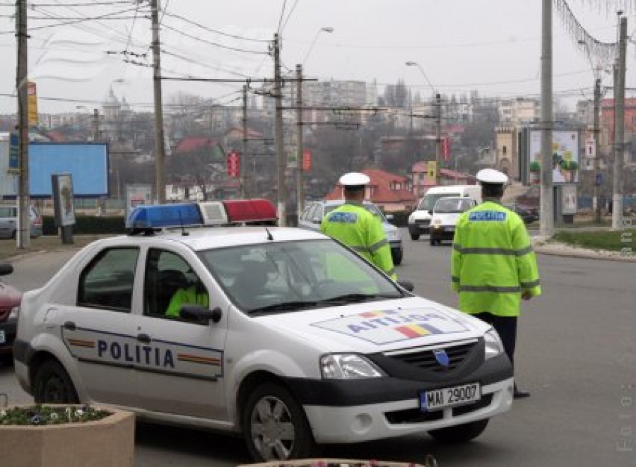 Şi dă-i cu girofarul, albastru-albastru…