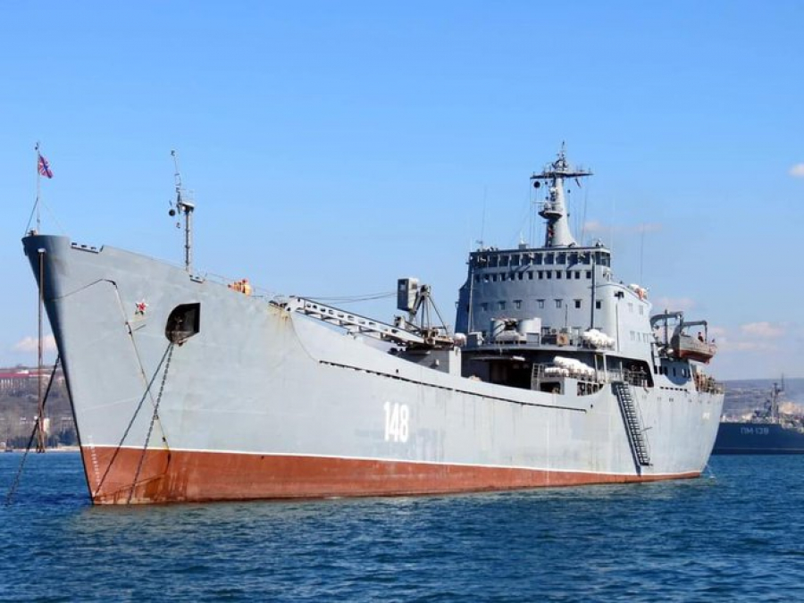 UPDATE: Portul din Berdeansk este în flăcări. O navă rusească a fost scufundată